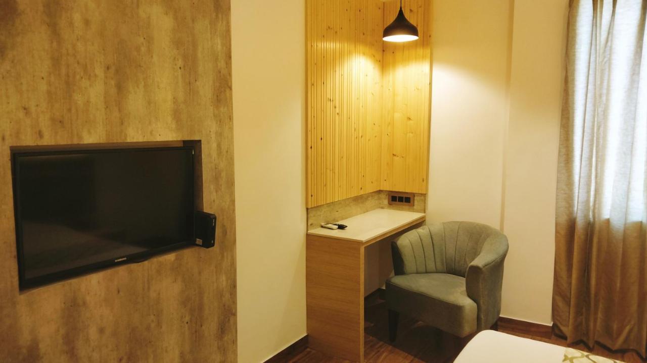 Hotel King'S Way Amritsar Buitenkant foto