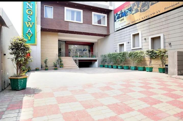 Hotel King'S Way Amritsar Buitenkant foto
