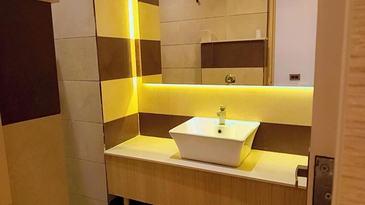 Hotel King'S Way Amritsar Buitenkant foto