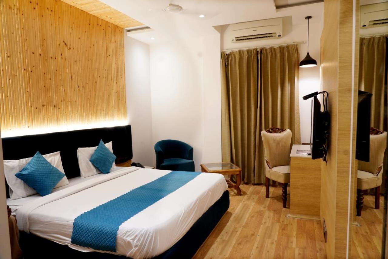 Hotel King'S Way Amritsar Buitenkant foto