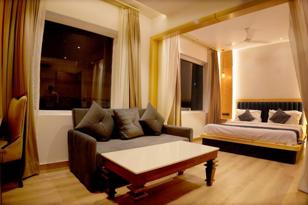 Hotel King'S Way Amritsar Buitenkant foto