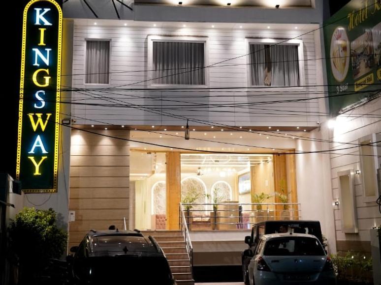 Hotel King'S Way Amritsar Buitenkant foto