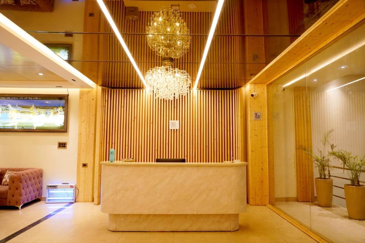 Hotel King'S Way Amritsar Buitenkant foto