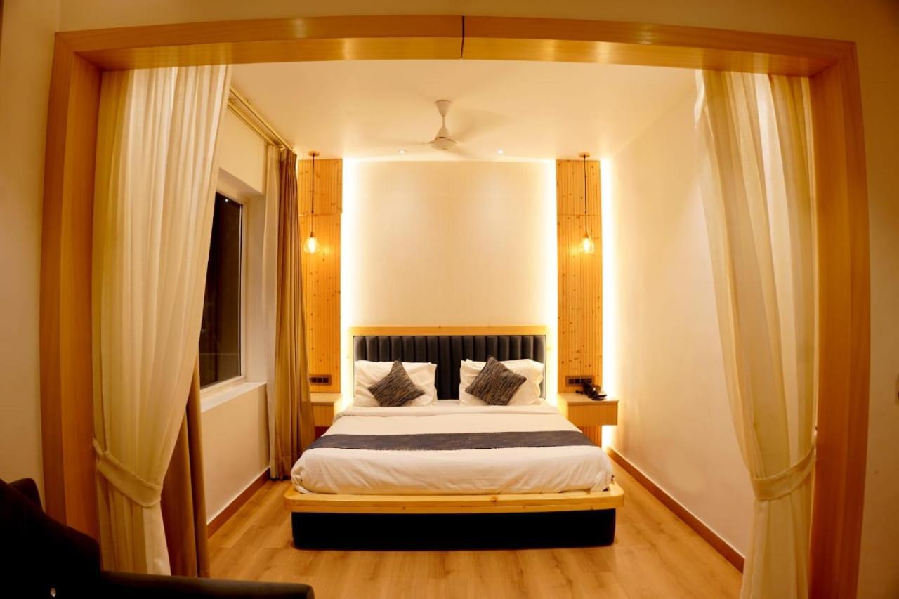 Hotel King'S Way Amritsar Buitenkant foto